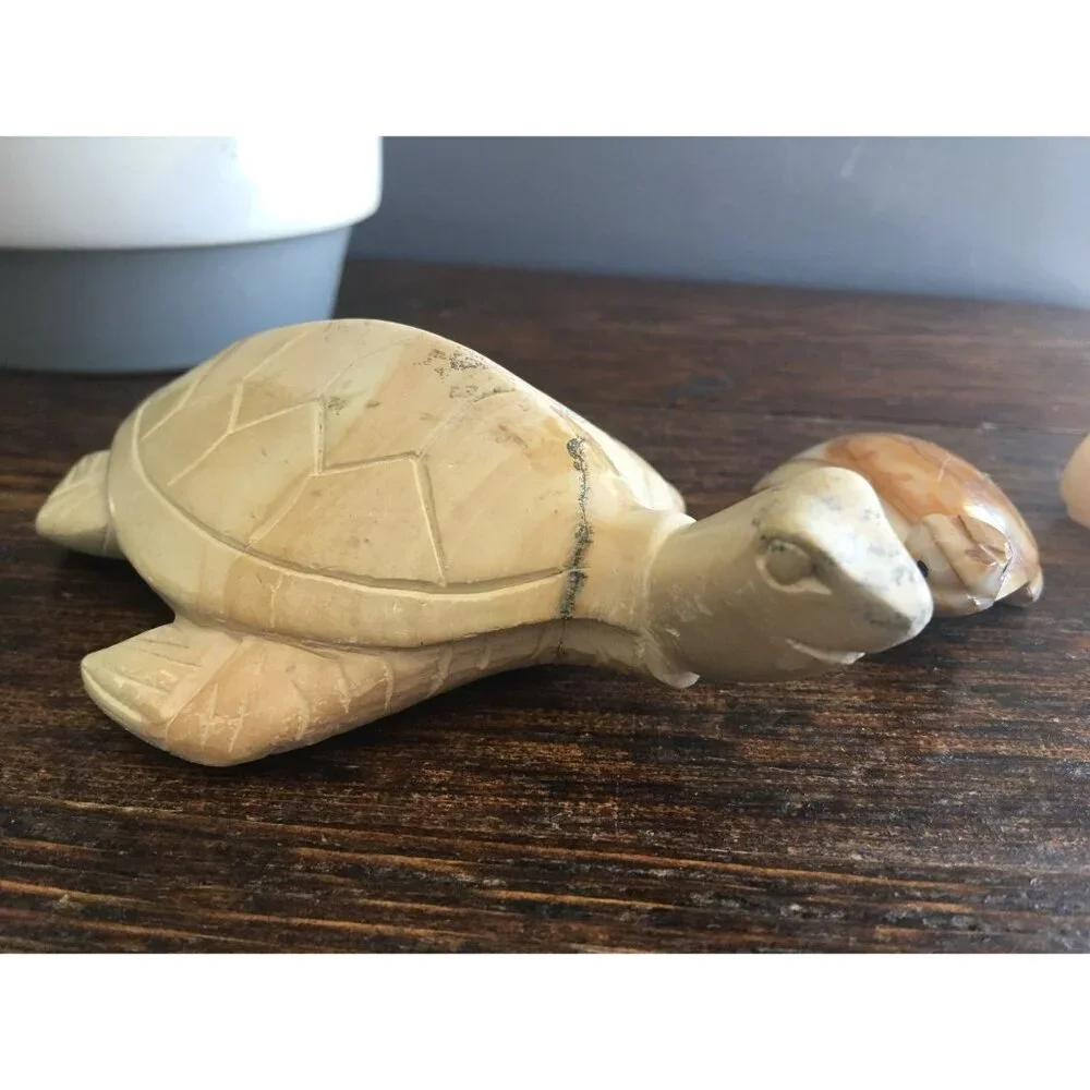 Vintage carved Turtles / sea turtle tortoise / knick knack shelf decor / Mexico‎